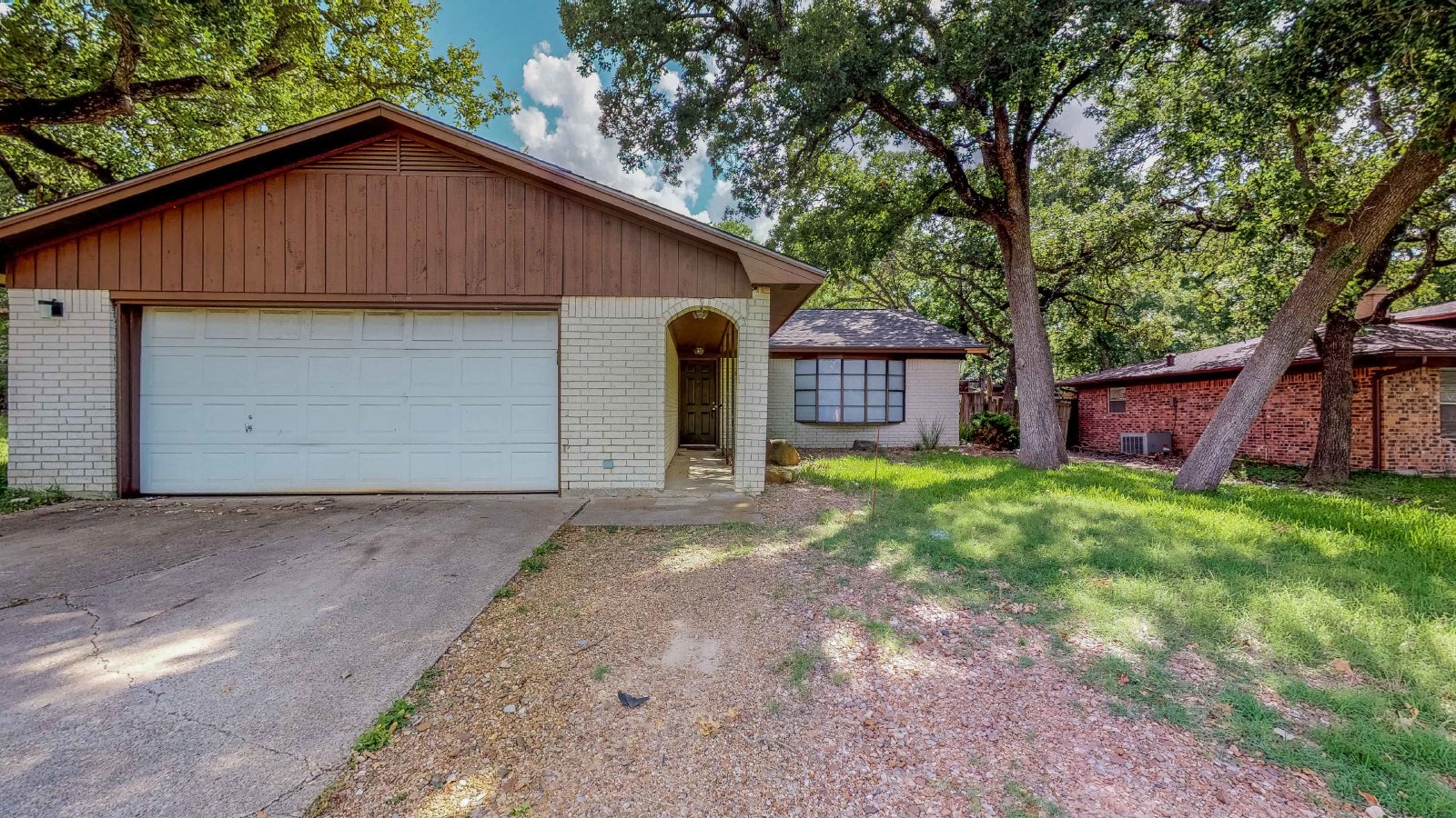 1418 Magnolia property image