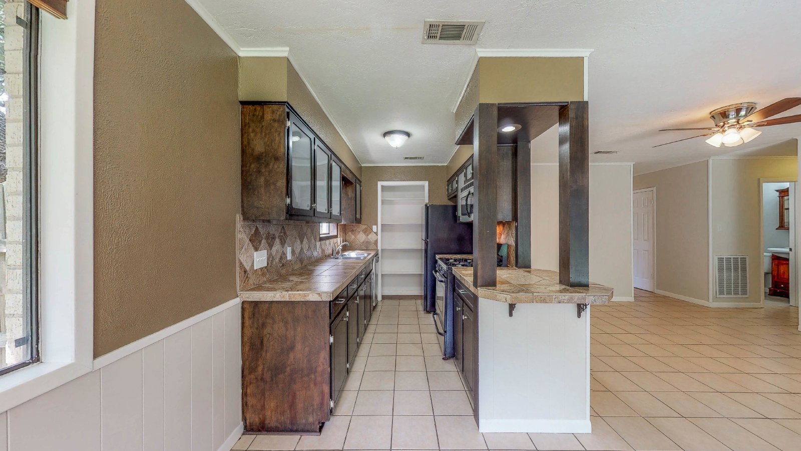 1418 Magnolia property image