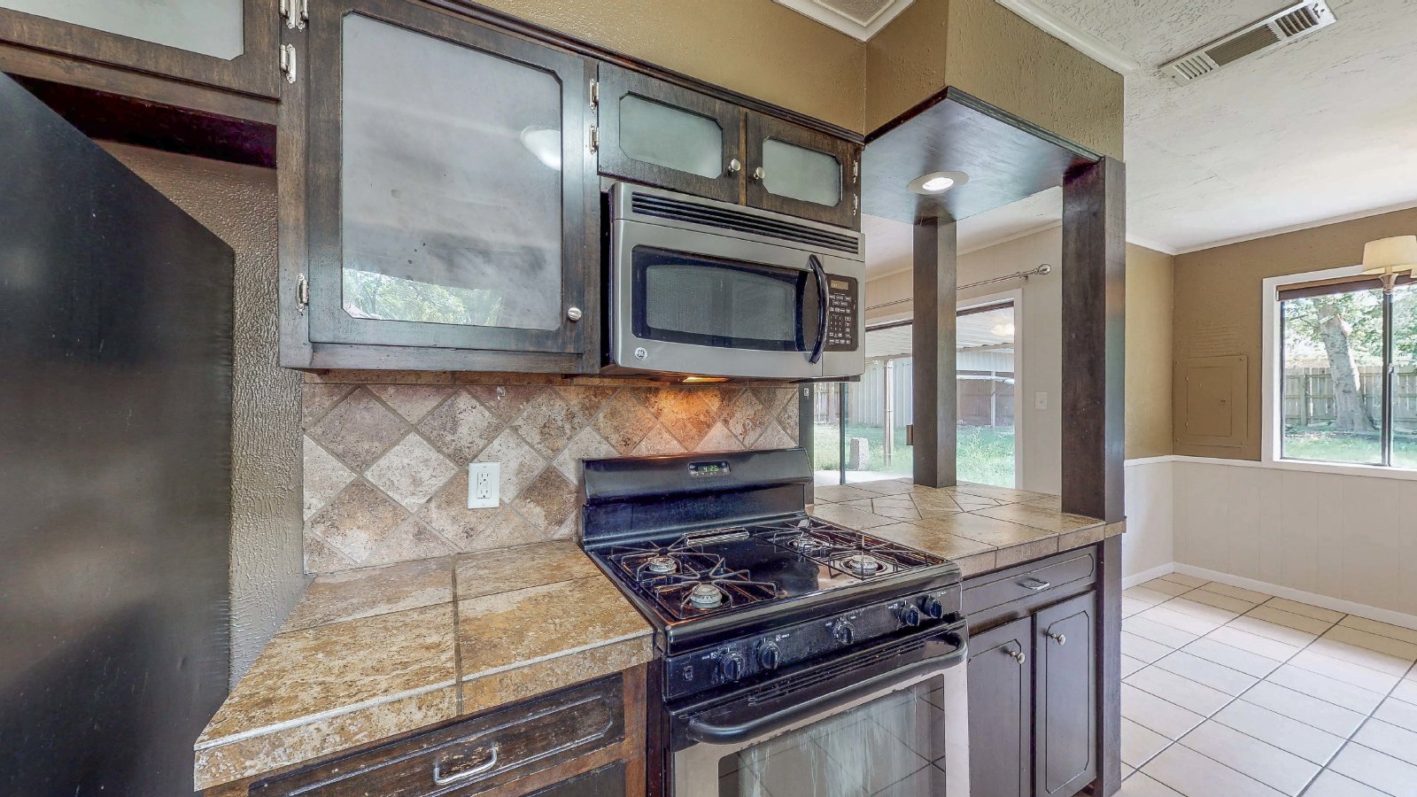 1418 Magnolia property image