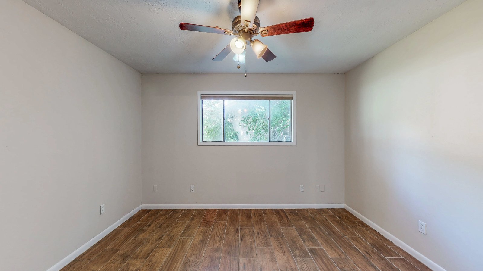 1418 Magnolia property image