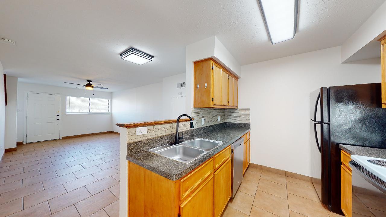 Unit B property image
