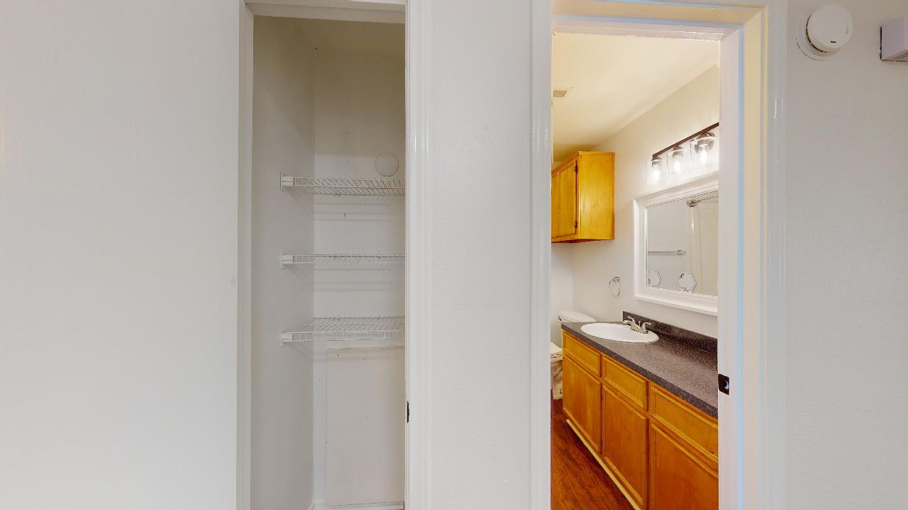 Unit B property image