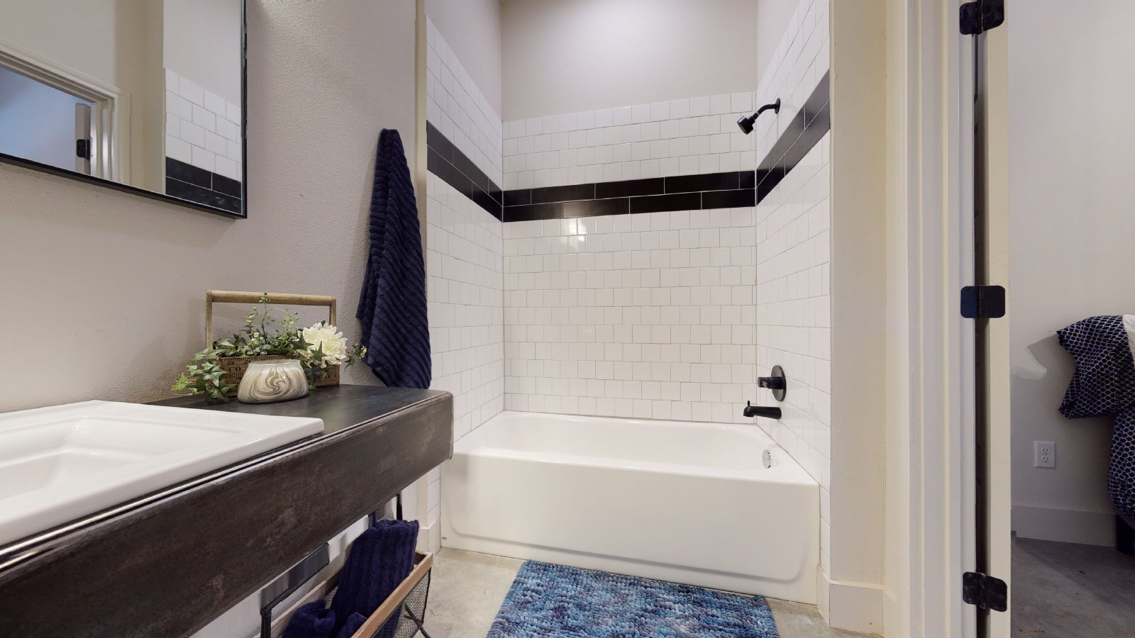 305 W 27th Street, Suite 118 property image