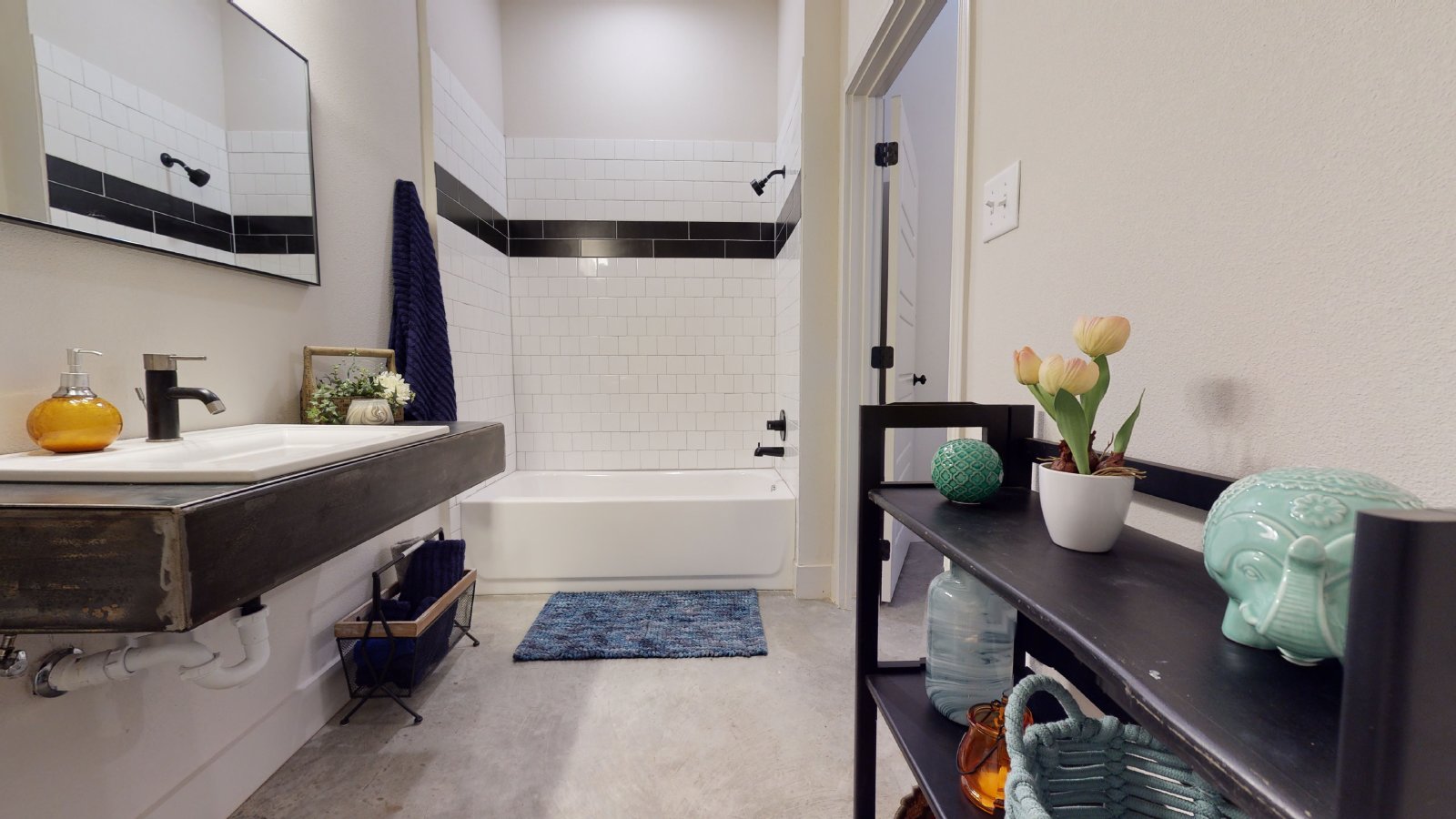 305 W 27th Street, Suite 118 property image