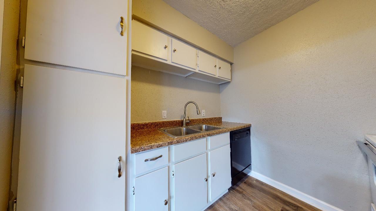 Unit B property image