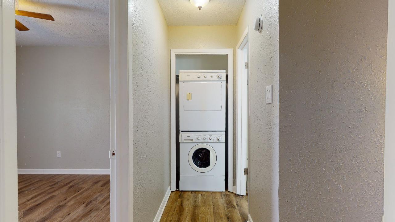 Unit B property image