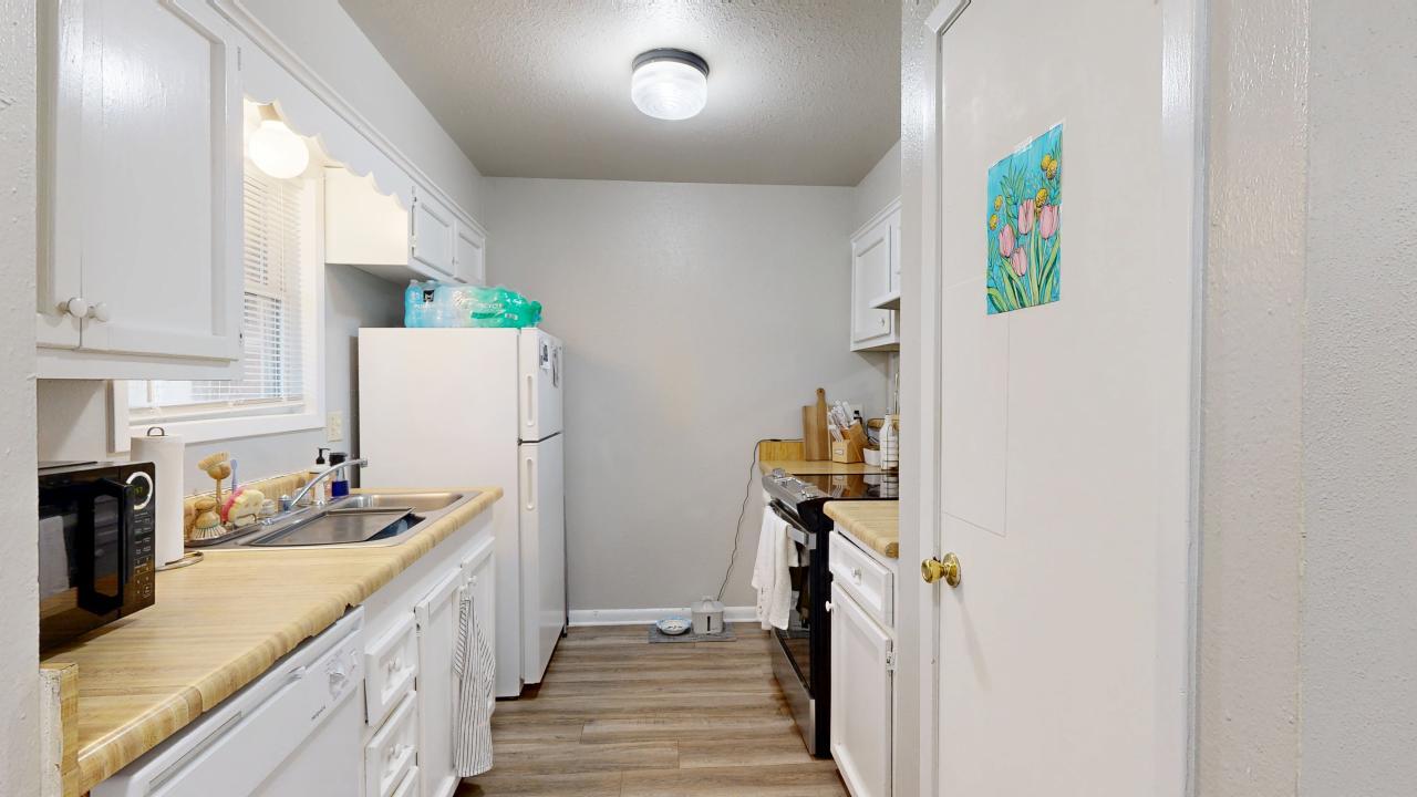 1327 Airline property image