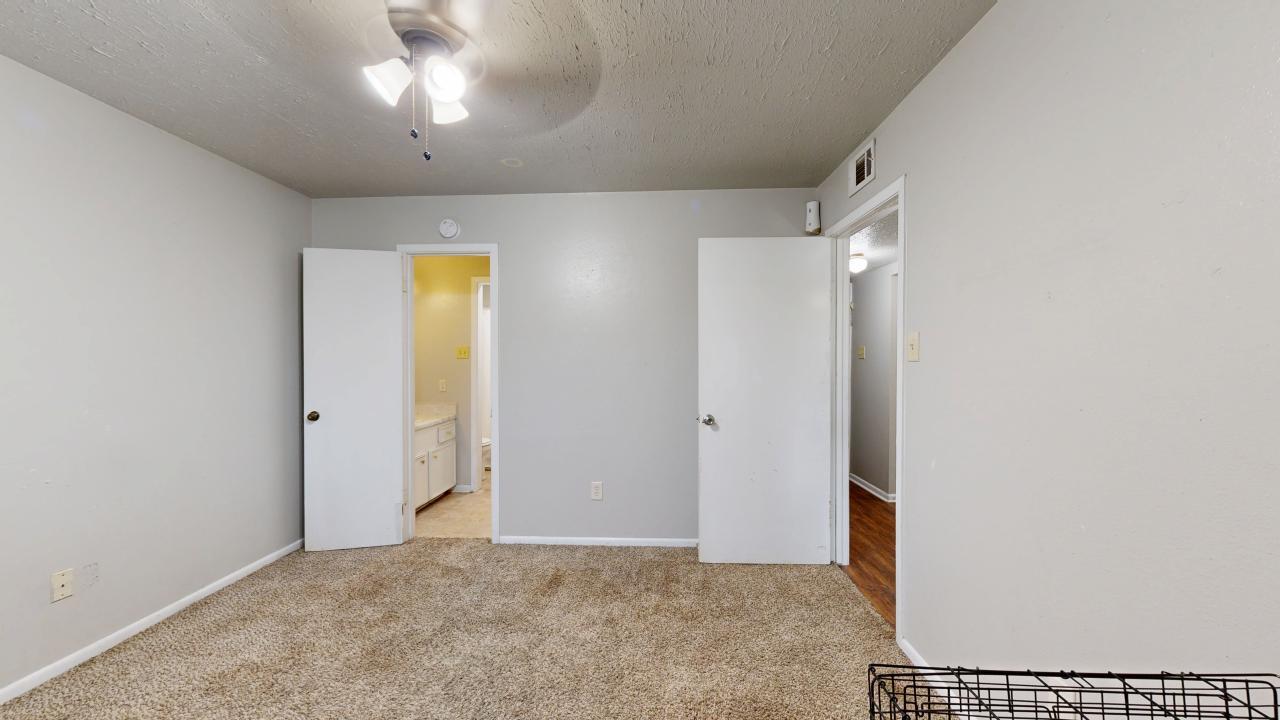 1327 Airline property image