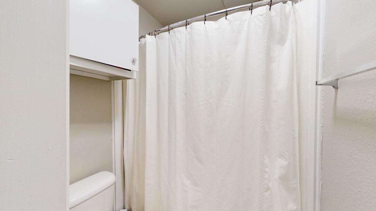 1327 Airline property image