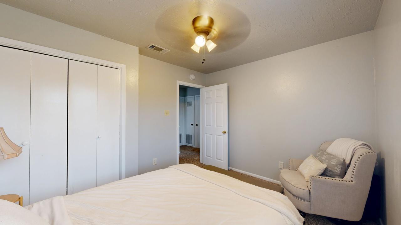 1327 Airline property image