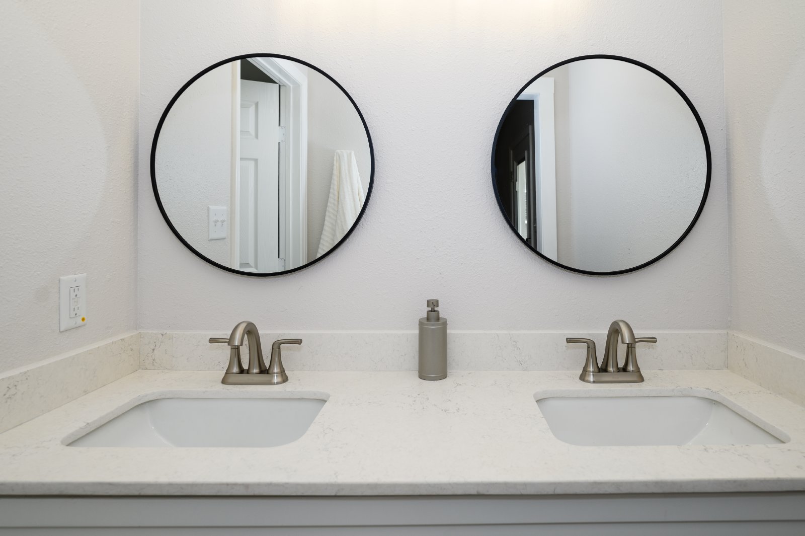 3503 Broad Oak Circle property image