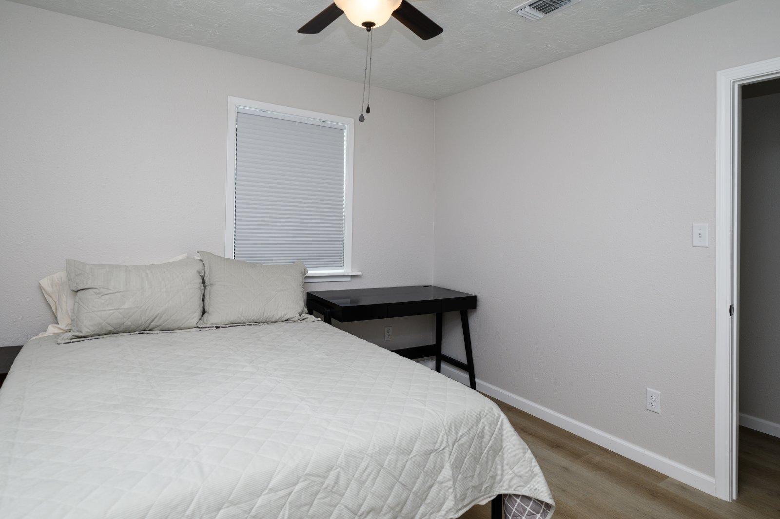 Suite D property image