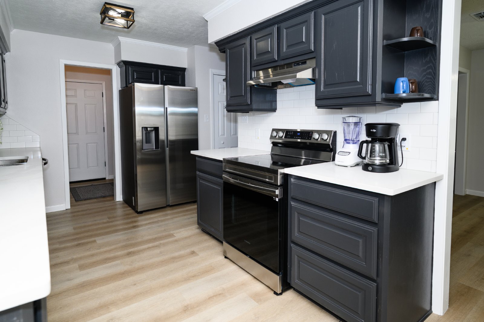 Suite D property image