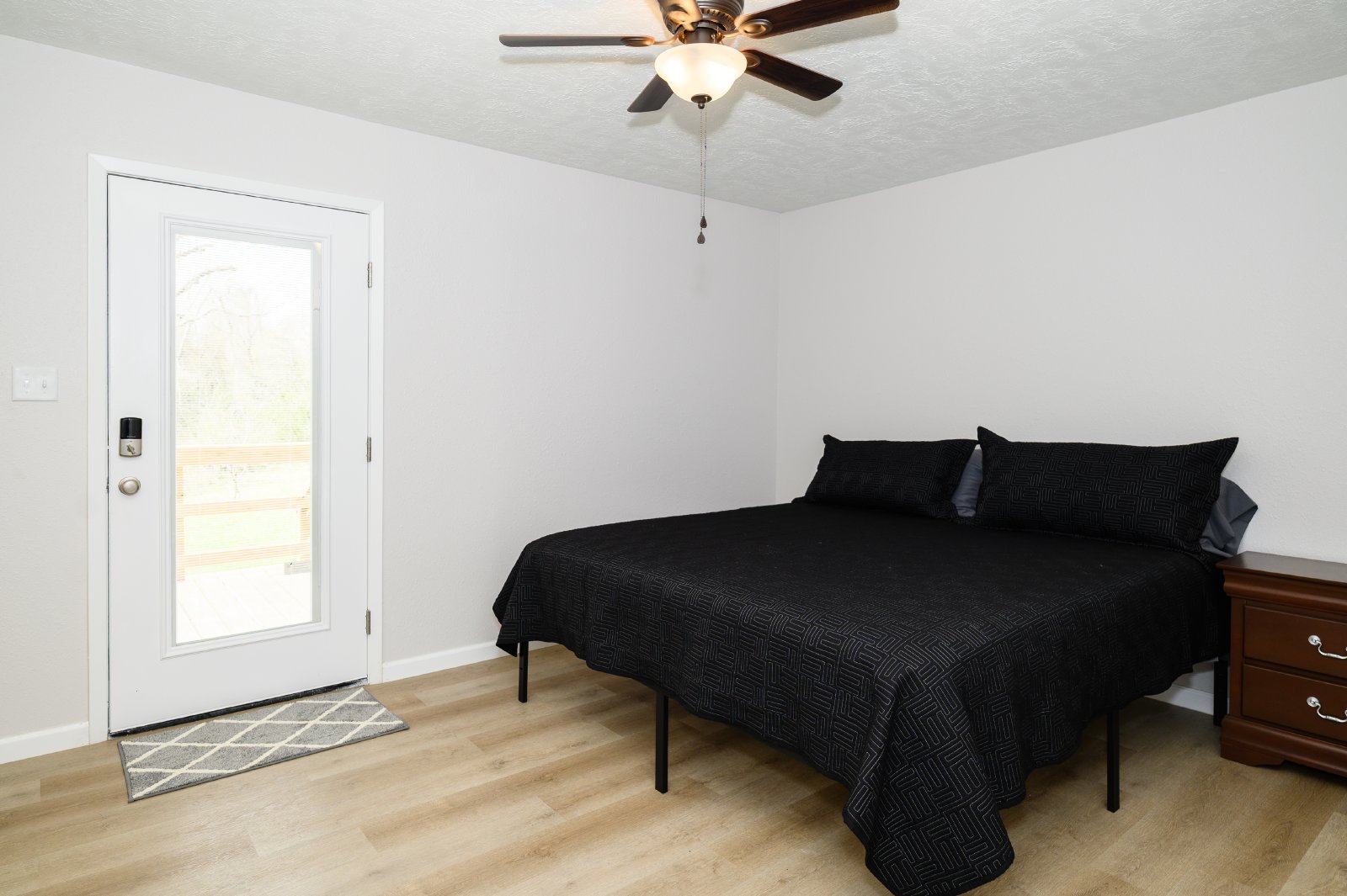 Suite D property image