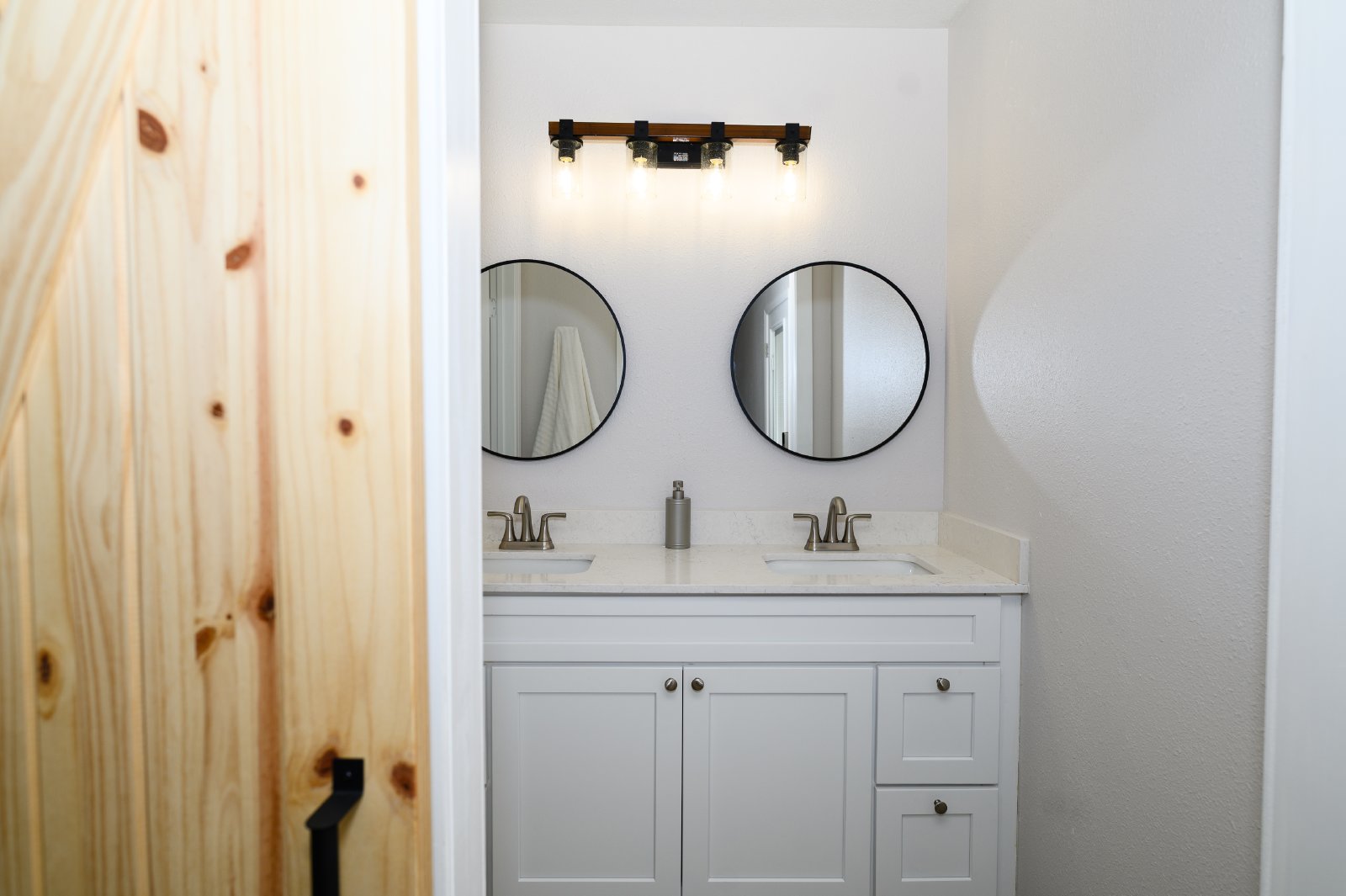 Suite D property image