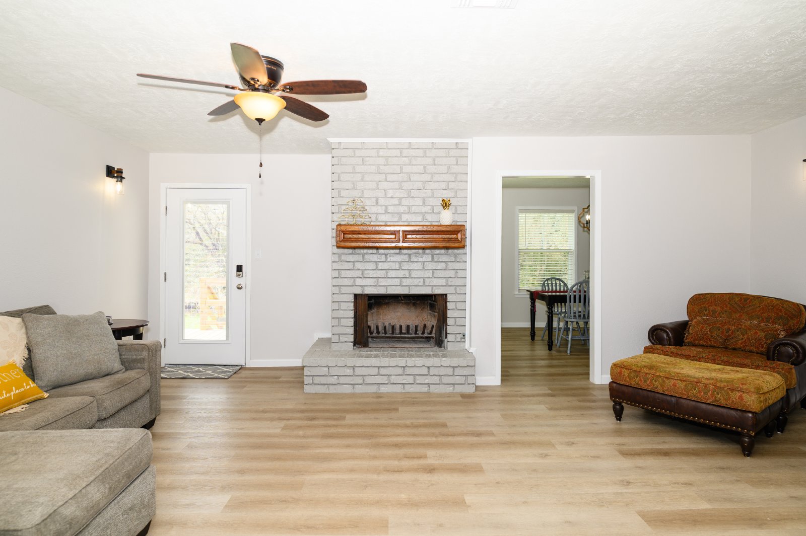 Suite D property image