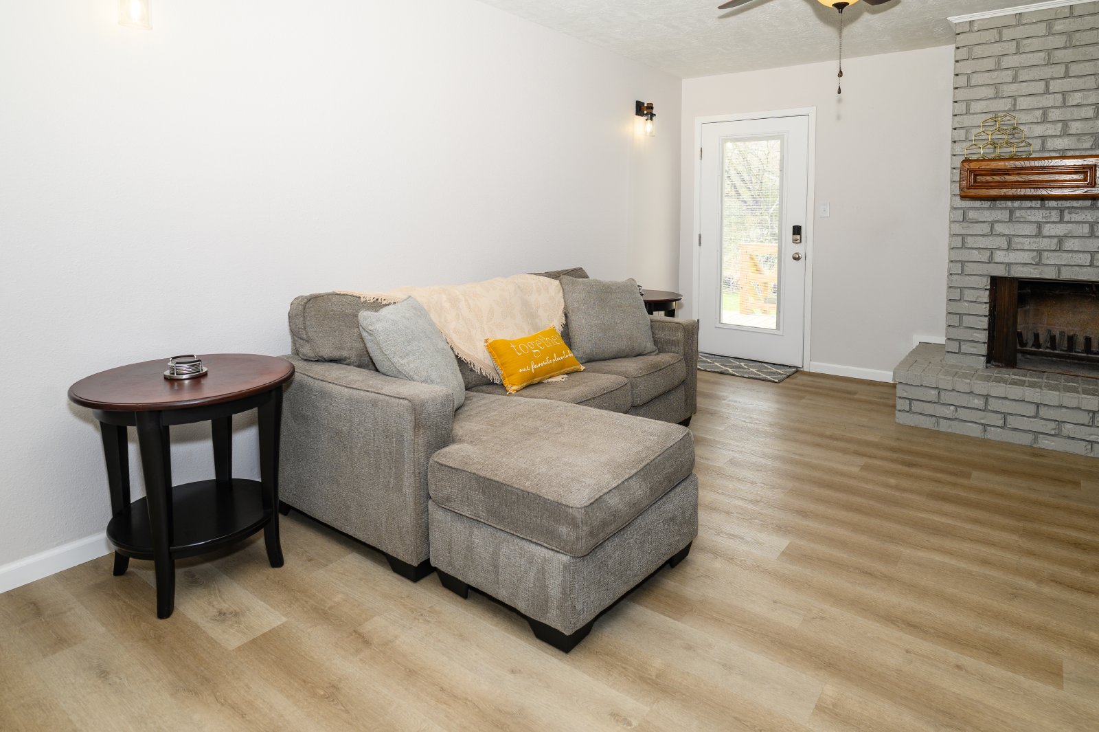 Suite D property image