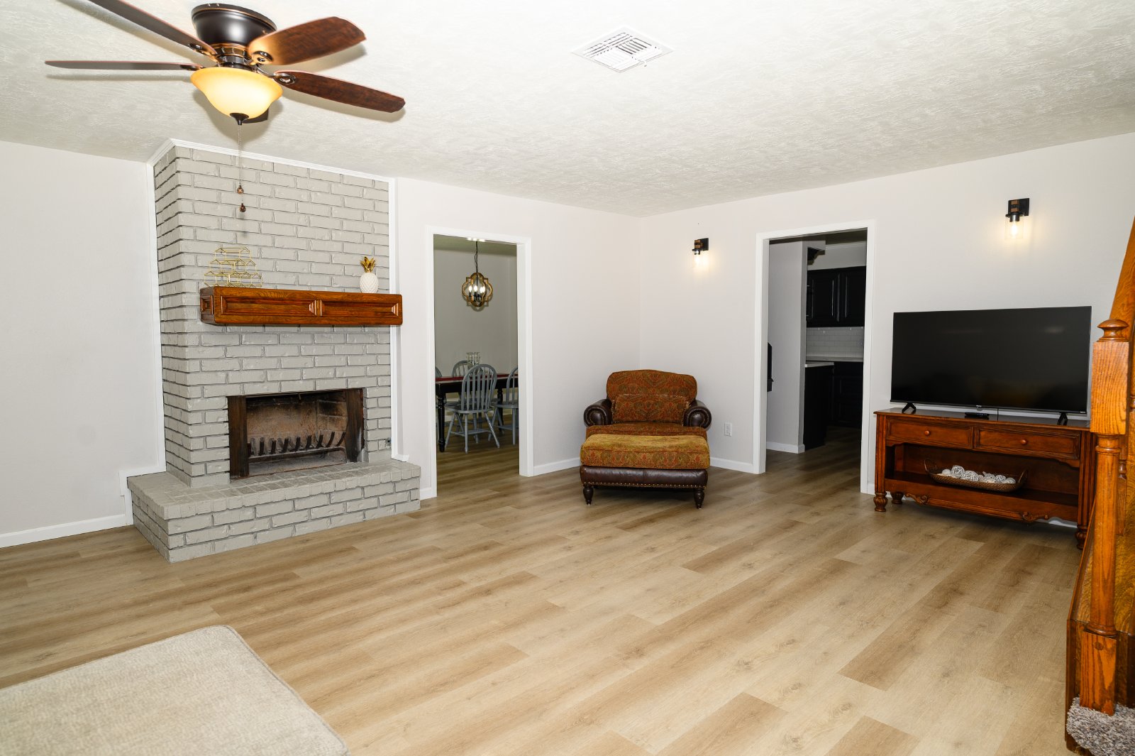 Suite D property image
