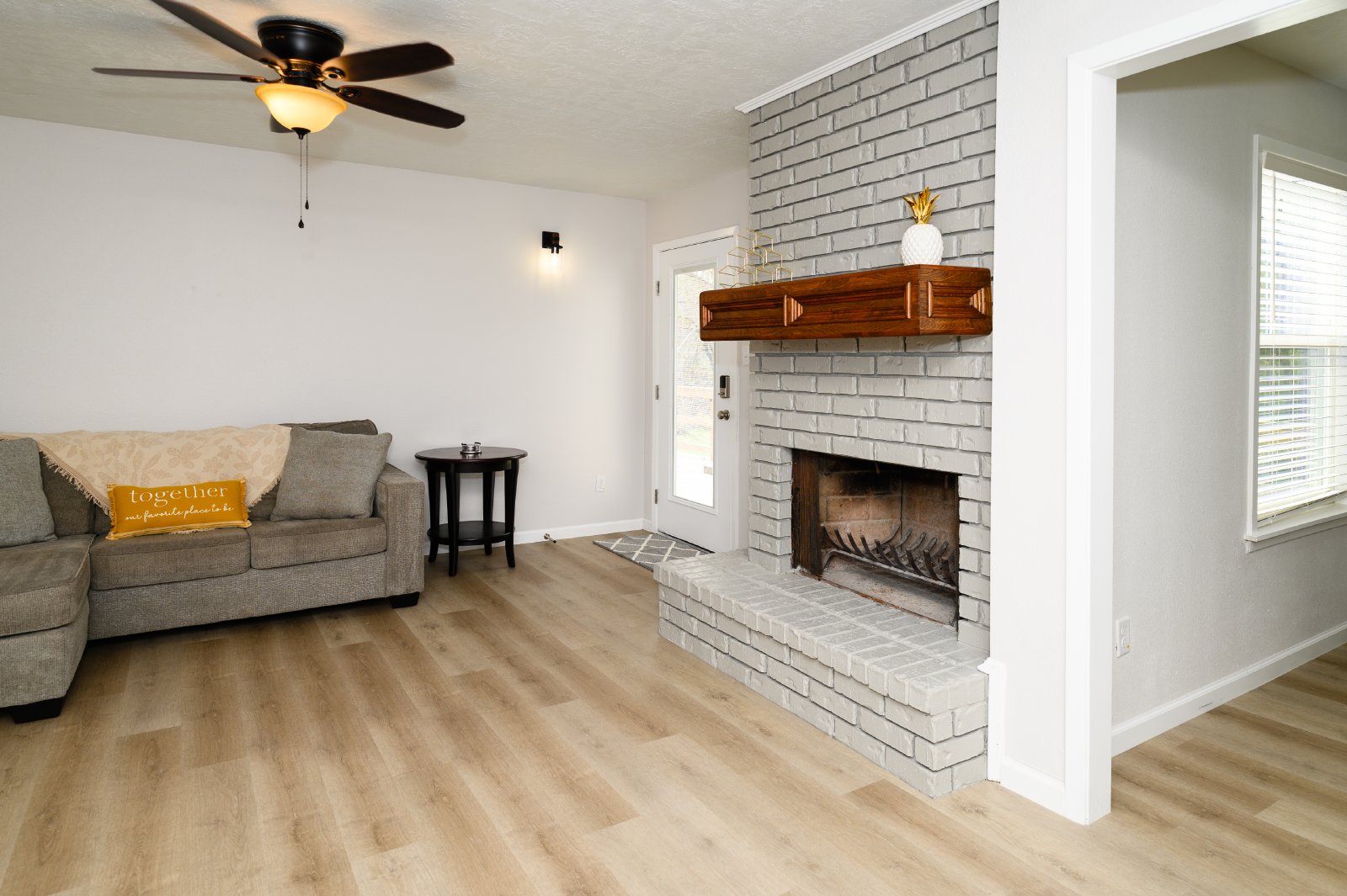 Suite D property image