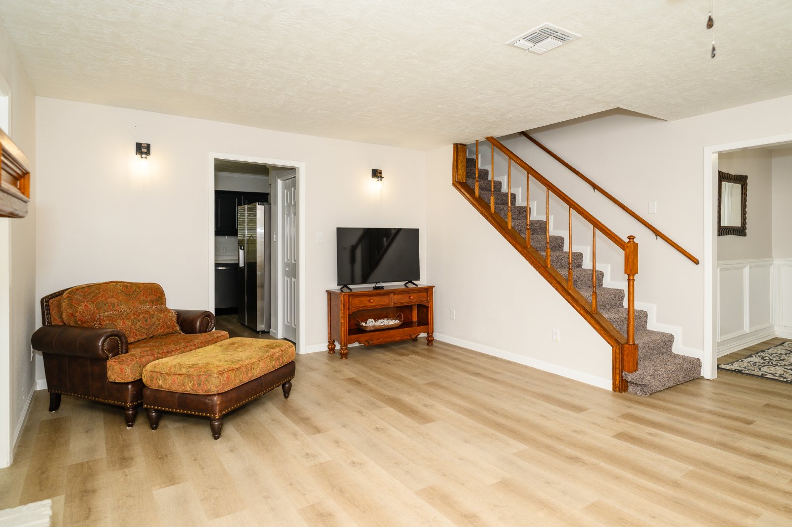 Suite D property image