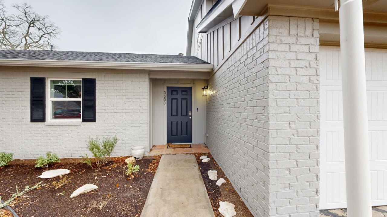 Suite D property image