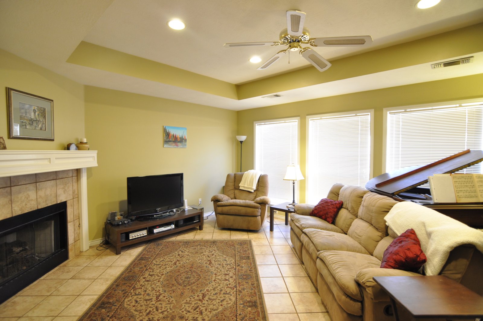 1017 Lincoln property image
