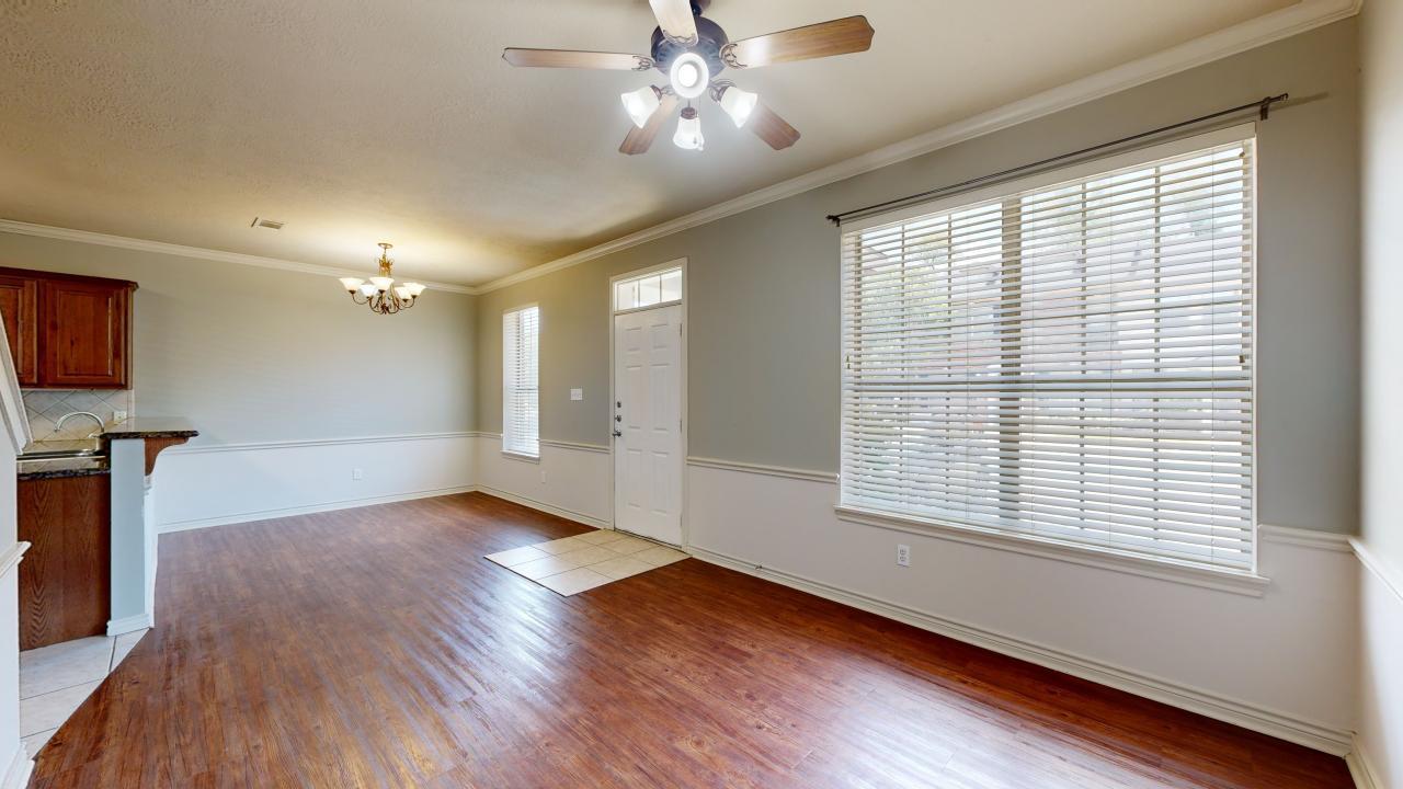 211 Forest Room B property image