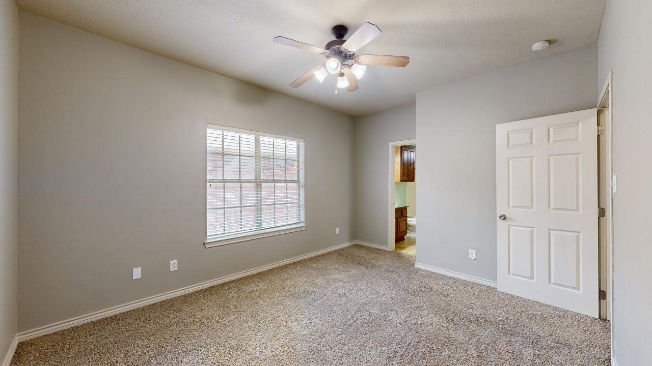 211 Forest Room B property image