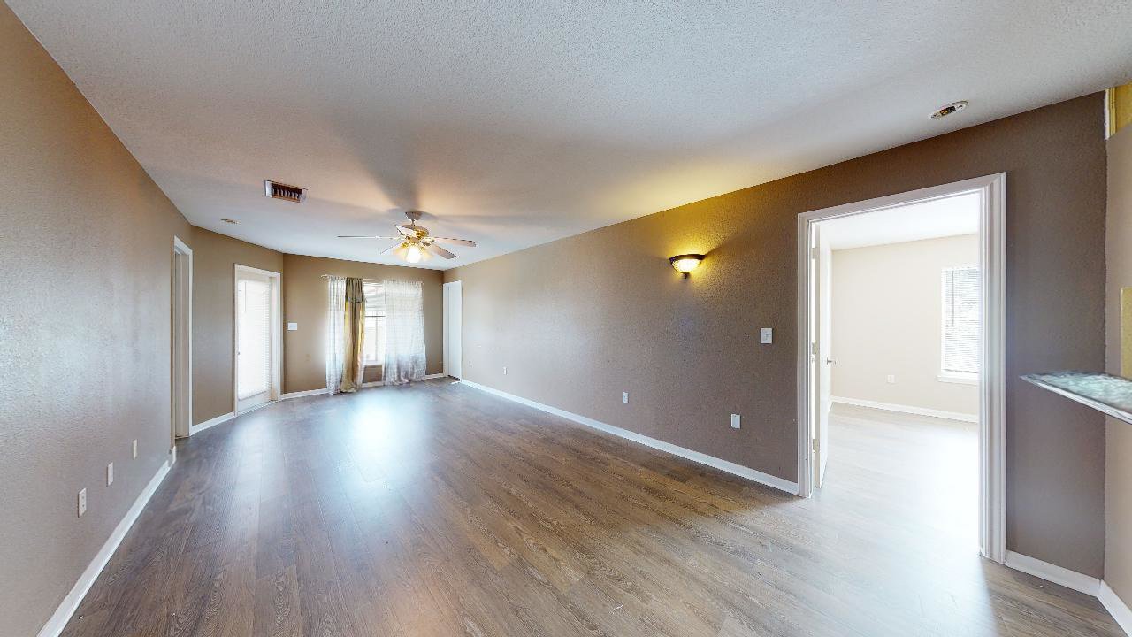 523 Southwest Pkwy room C property image