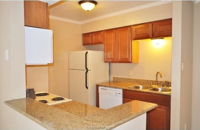 904 University Oaks #082 property image