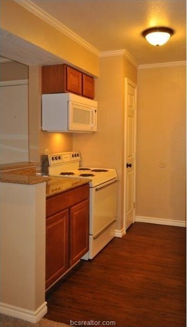 904 University Oaks #082 property image