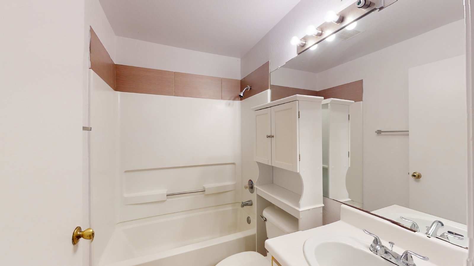 Suite B property image