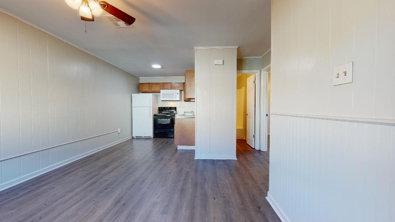 206 Lynn-B property image