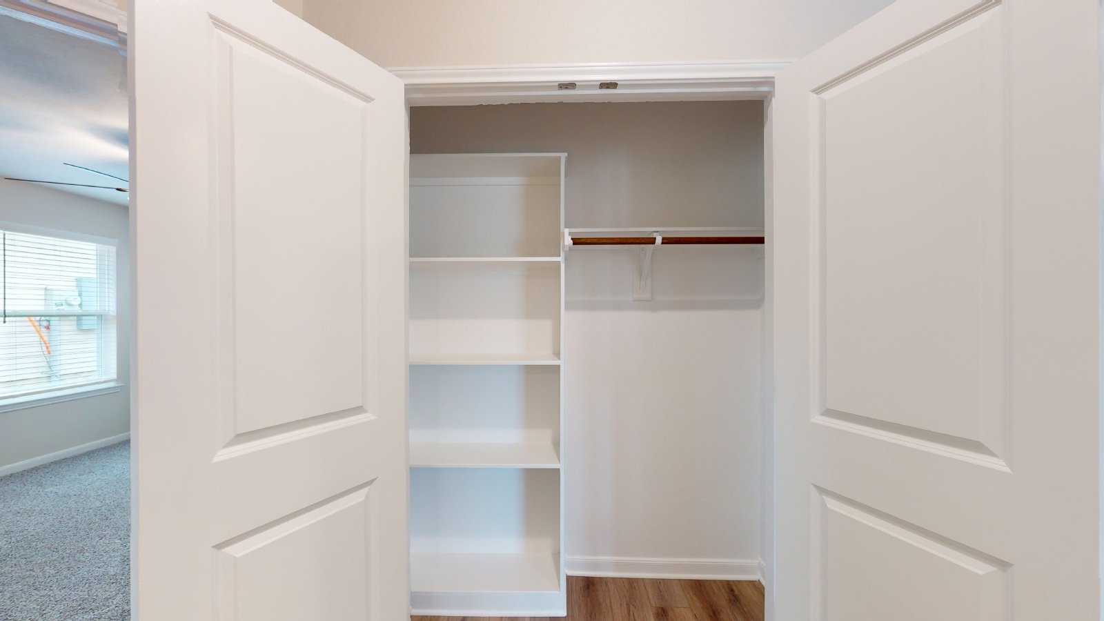 2210 property image