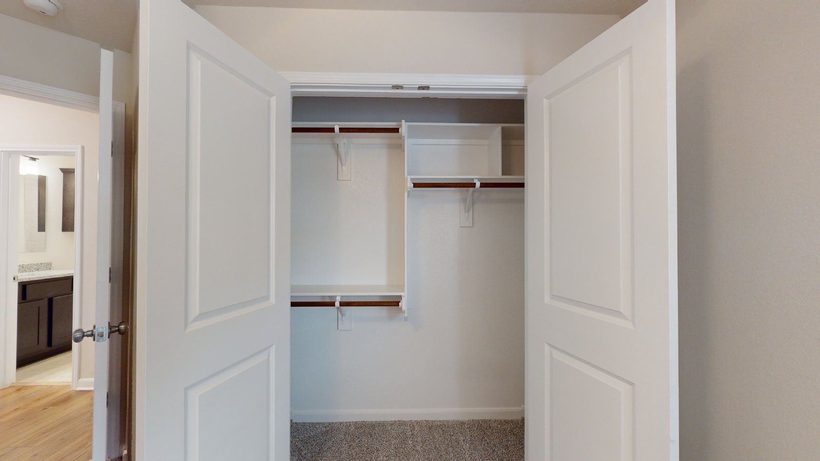 2210 property image
