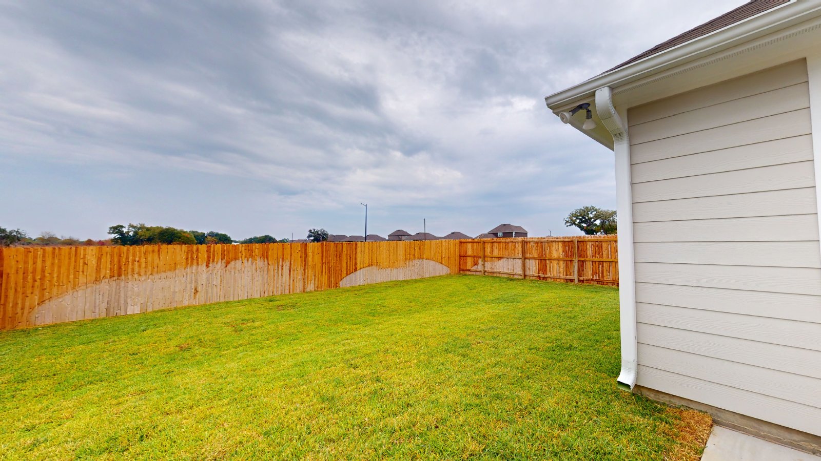 2210 property image