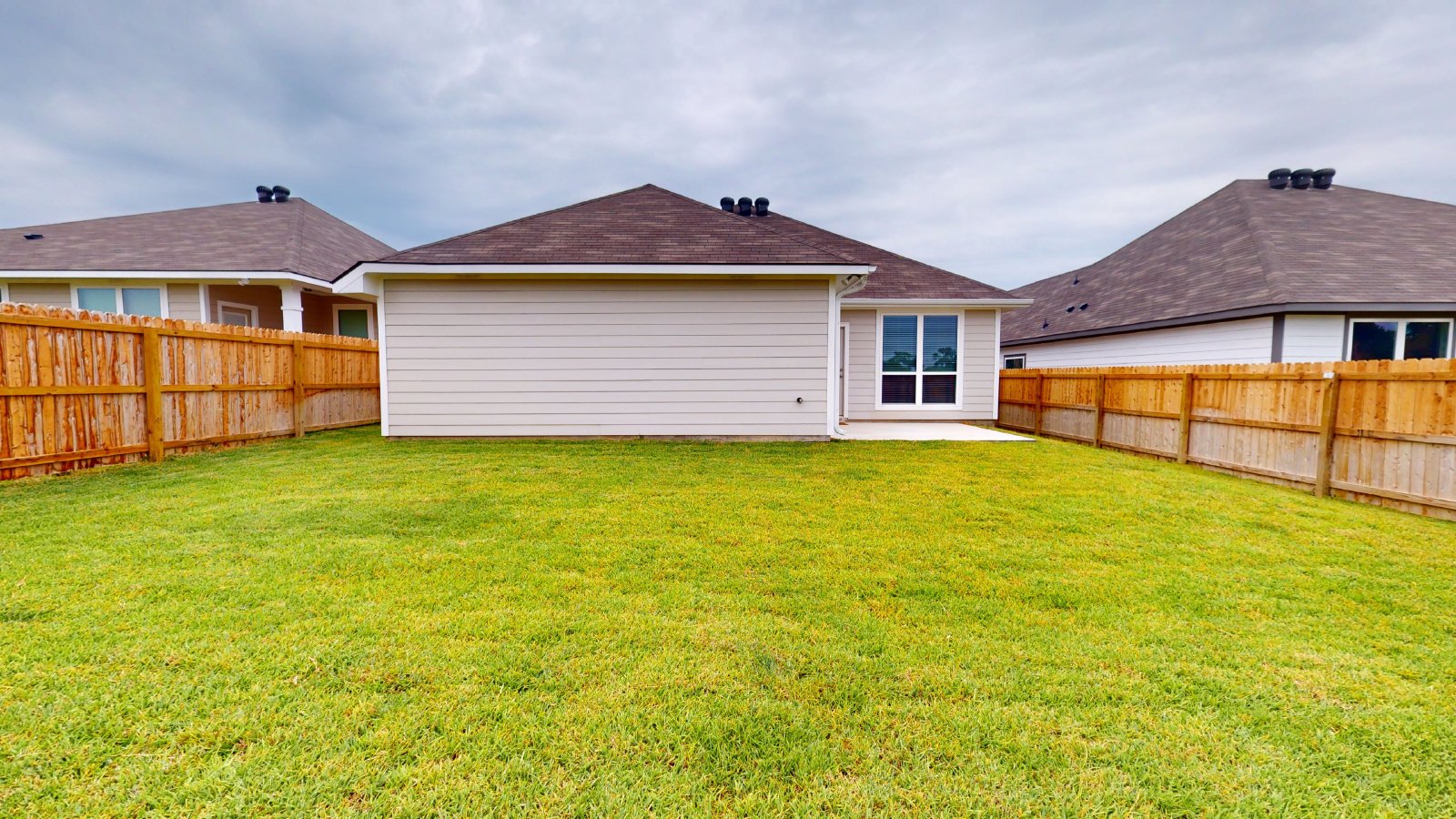 2210 property image