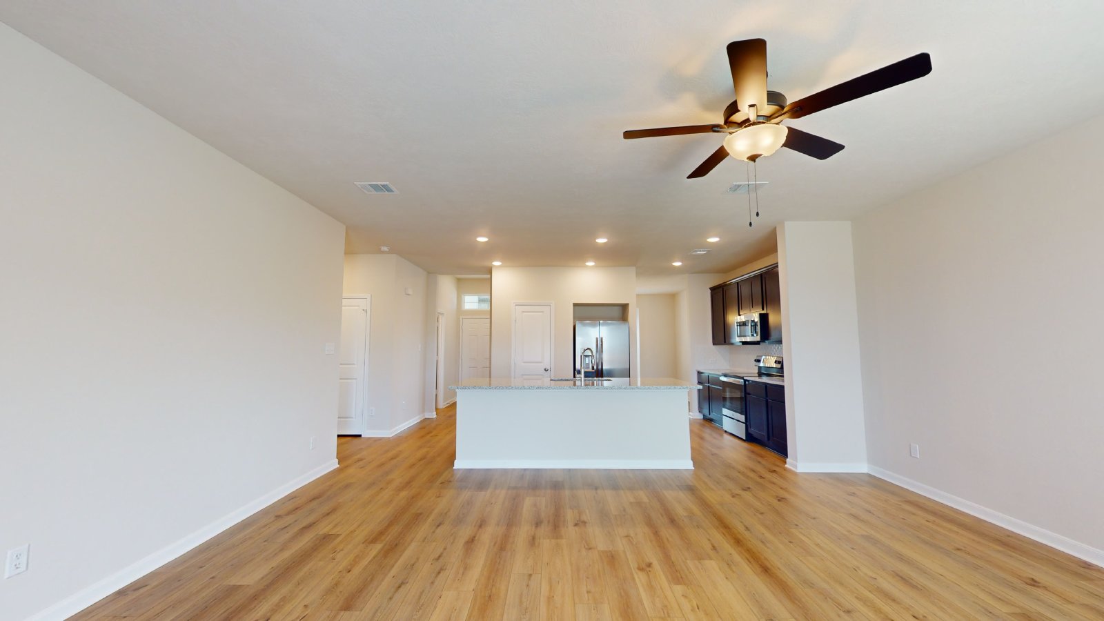 2210 property image