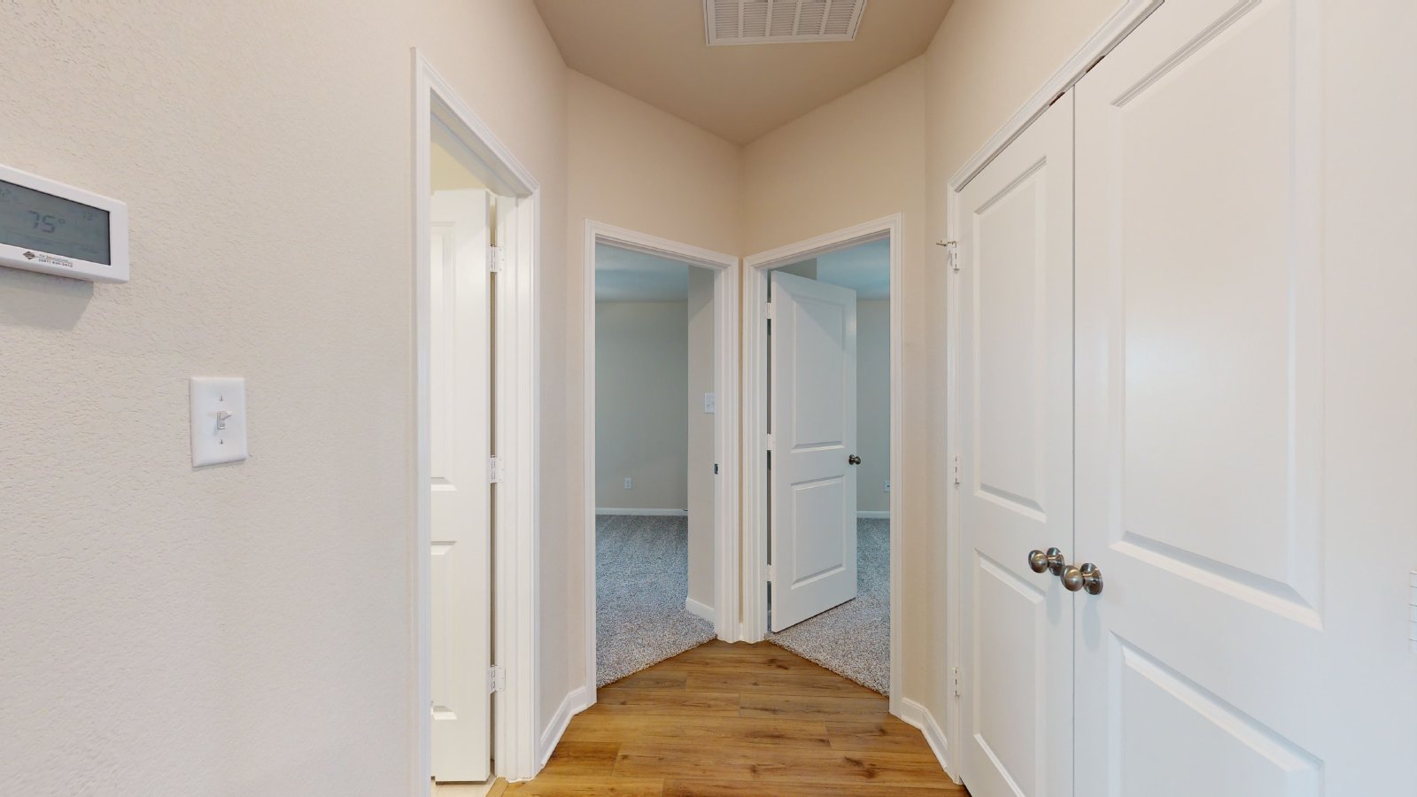2210 property image