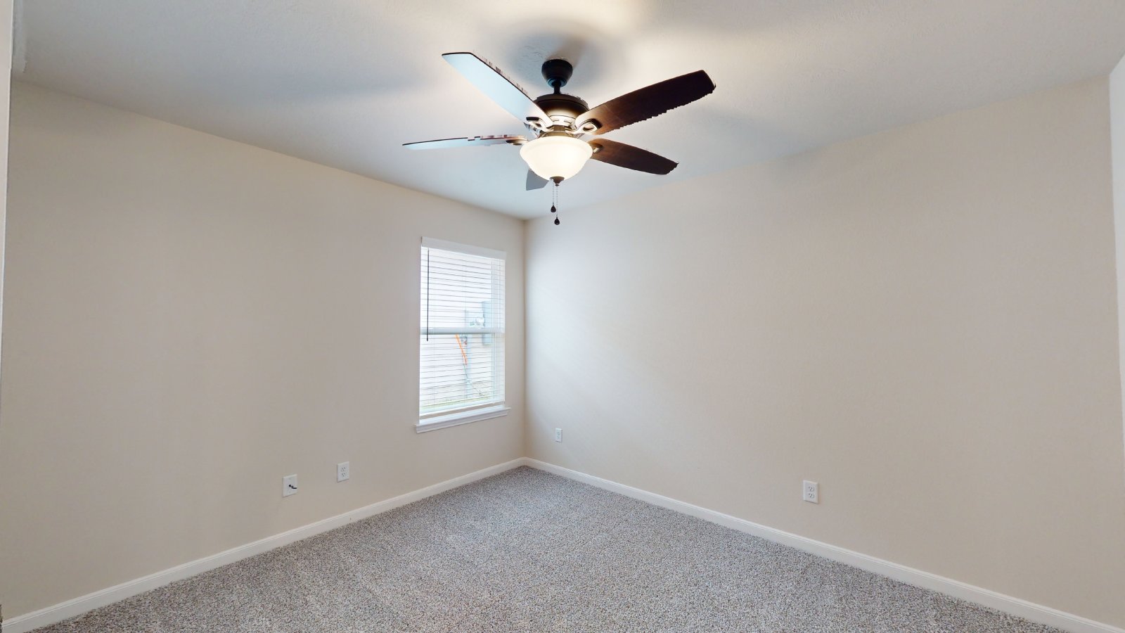 2210 property image