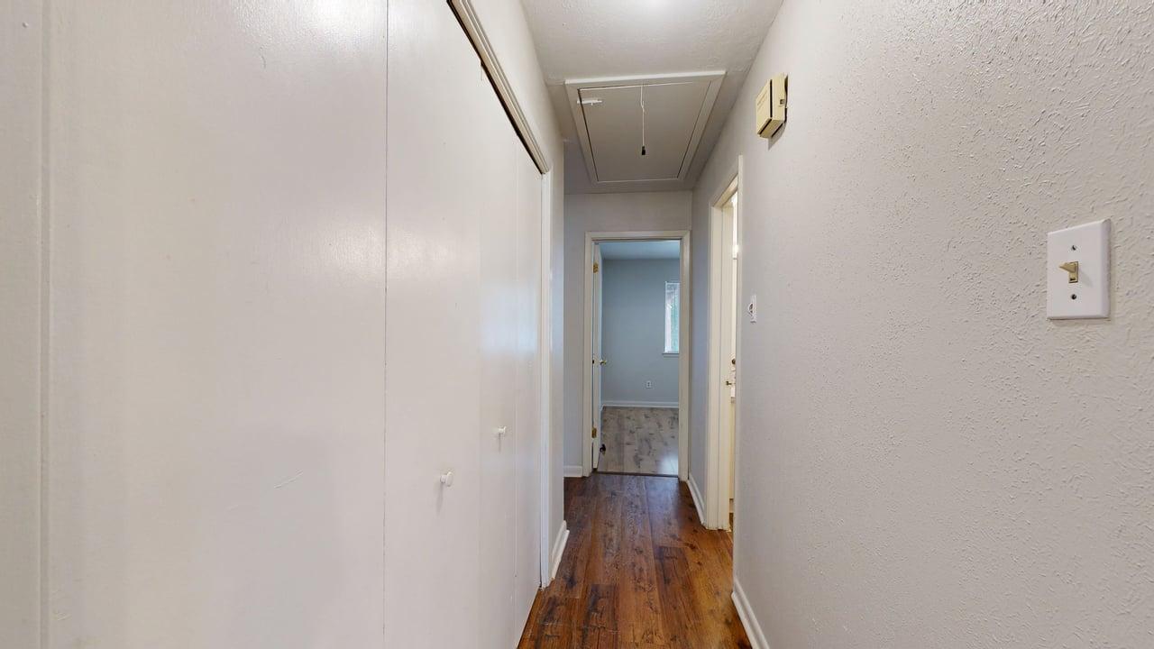 412 University Oaks property image