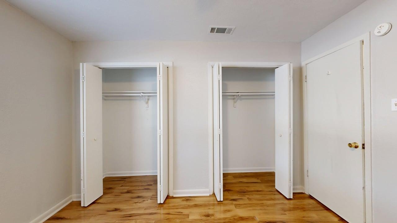 412 University Oaks property image