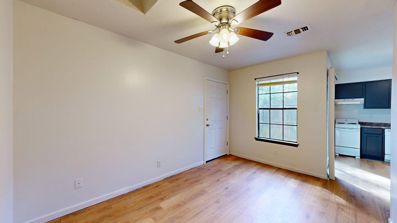 725 Peppertree Dr Apt 27 property image