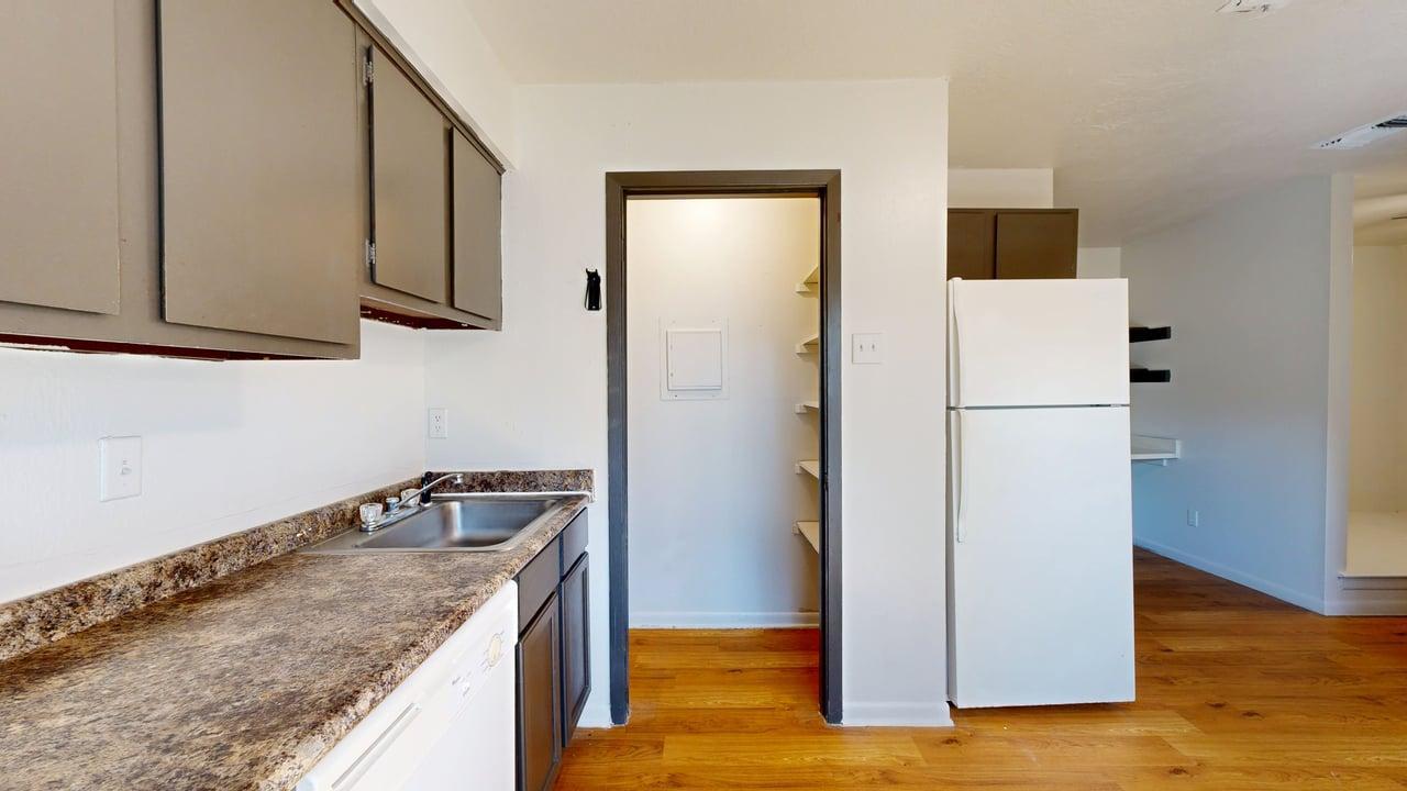 725 Peppertree Dr Apt 27 property image