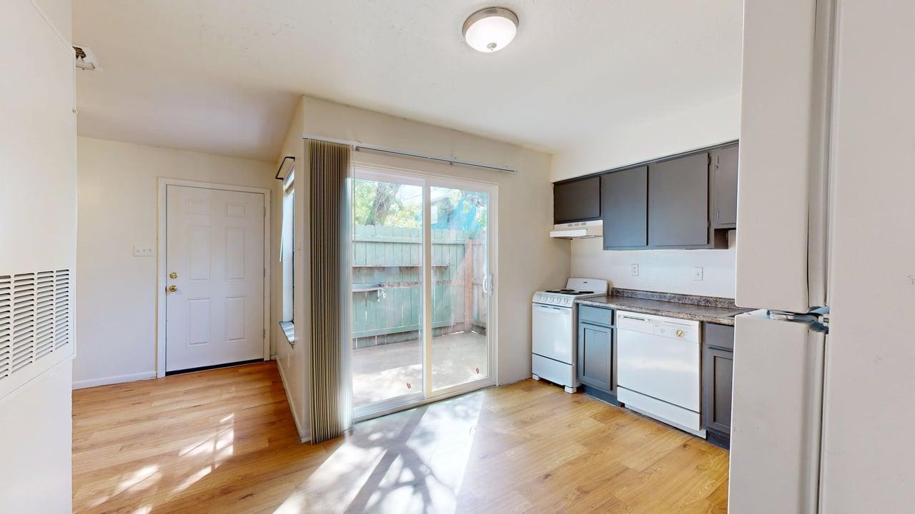 725 Peppertree Dr Apt 27 property image