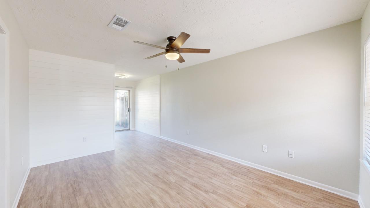 1441-1443 2 property image