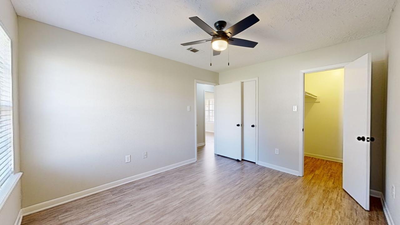 1441-1443 2 property image