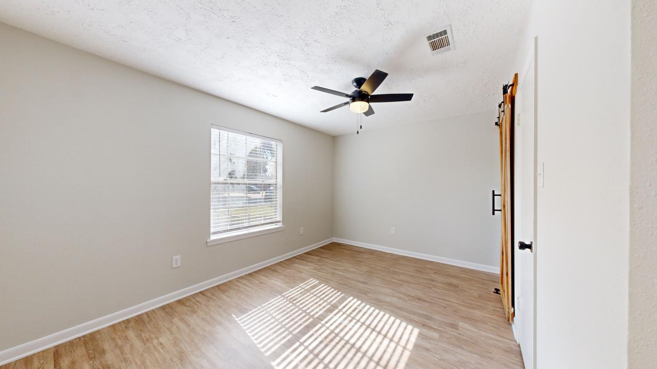 1441-1443 2 property image