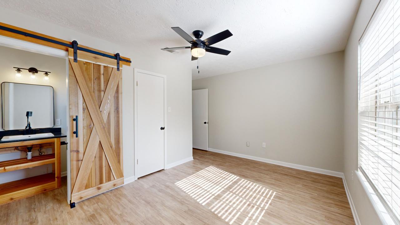 1441-1443 2 property image