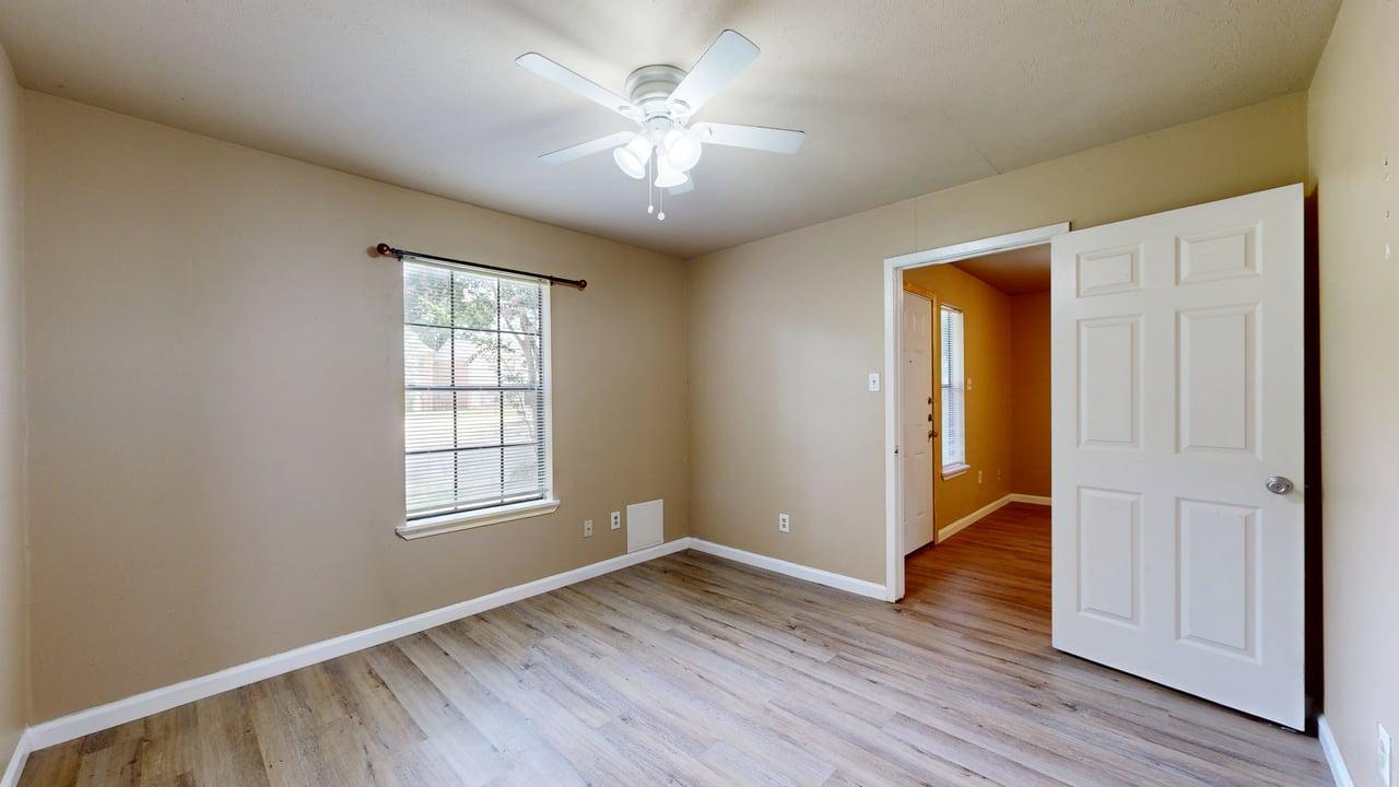 Unit B property image